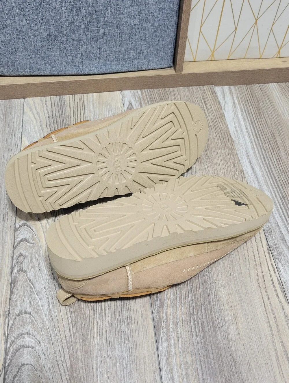 UGG tansman crafted